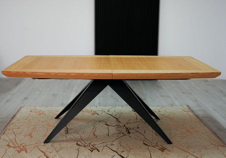 Ausziehbarer Tisch auf Metallgestell 100 x 200–300 cm Modell T56