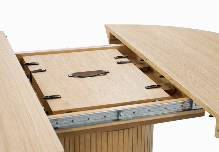 Ausziehbarer runder Tisch mit geriffeltem Tischbein, 130–180 cm, Modell T68