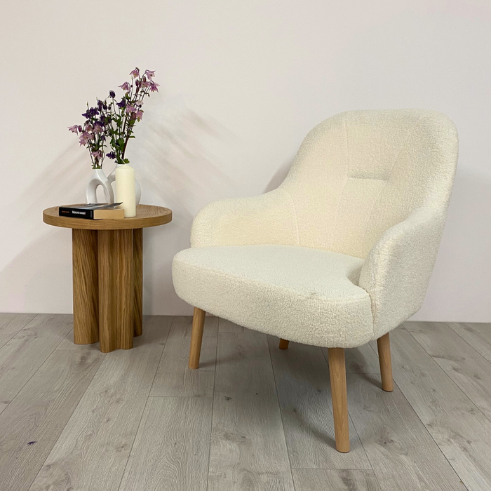 Runder Couchtisch aus Eiche– Design Couchtisch im skandinavischen Stil | Wohnzimmertisch Holz mit erhöhter Kante – MAI A