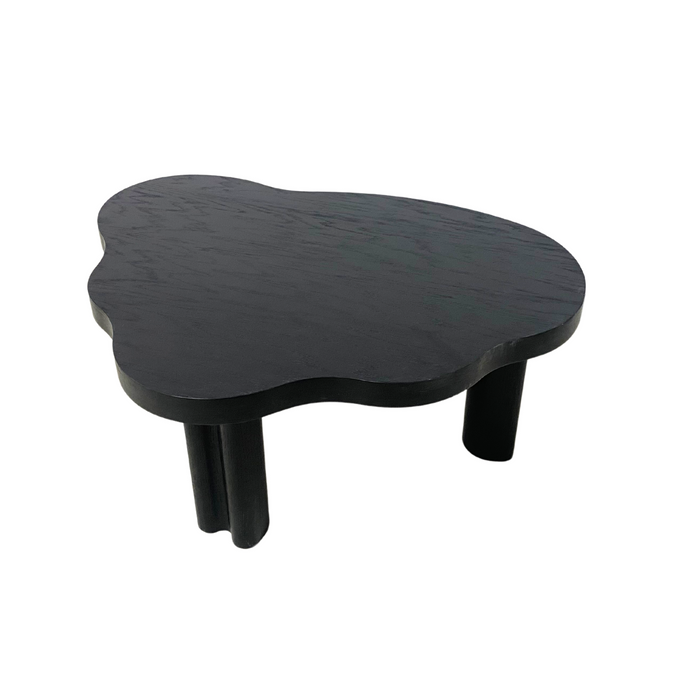 Couchtisch VAREDO B in Schwarz – organische Form, schwarze Furnierplatte, Beine aus Massivholz, modernes Design für stilvolle Wohnzimmer