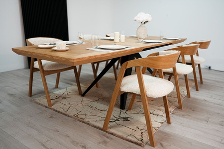 Ausziehbarer Tisch auf Metallgestell 100 x 200–300 cm Modell T56